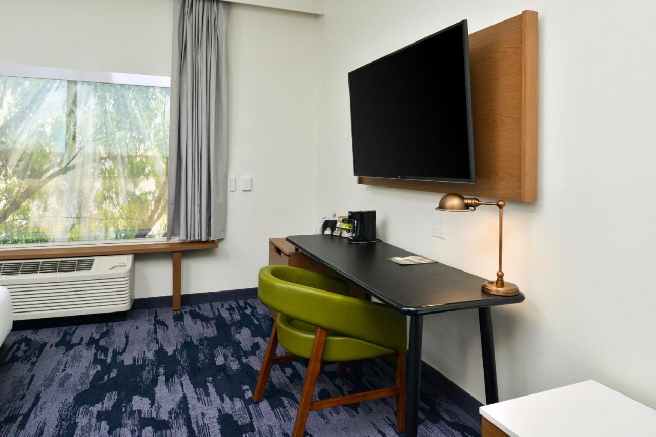 Fairfield Inn & Suites By Marriott Charlotte University Research Park Kültér fotó